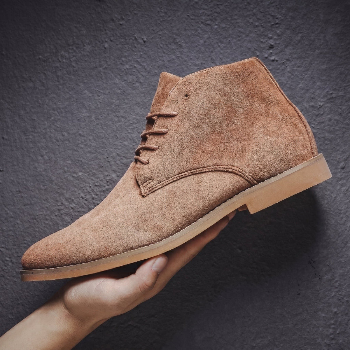Men's Suede Chukka Boots with Pointed Toe - Brown