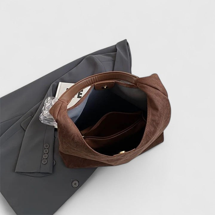 Women's minimalist shoulder bag with structured design