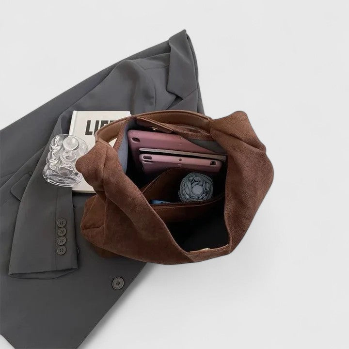 Women's minimalist shoulder bag with structured design